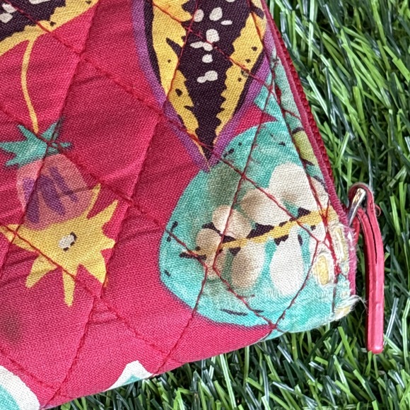 Vera Bradley Quilted Zip Around Wallet Red Multicolor Floral Cotton - Picture 3 of 12